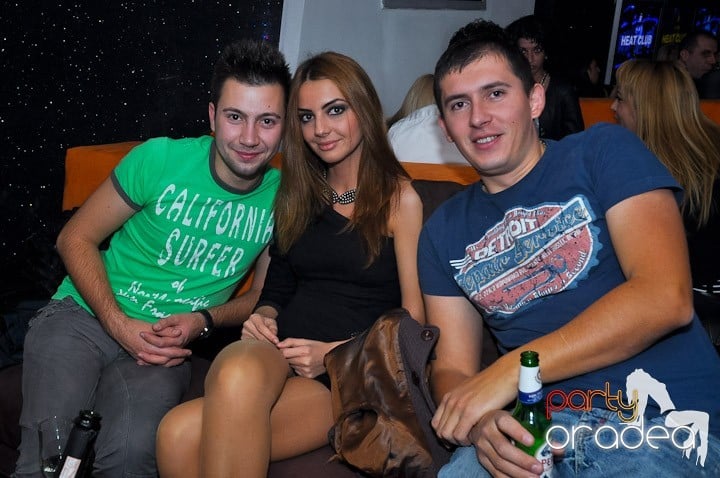 Party în Club Heat, 