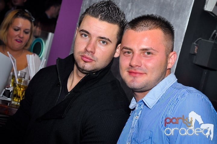 Party în Club Heat, 