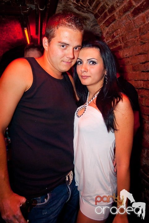 Party în Escape sâmbătă seara, 
