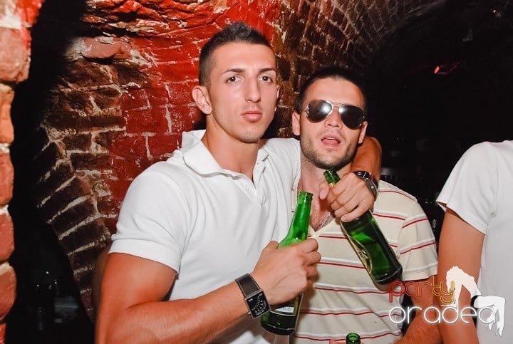 Party în Escape, 
