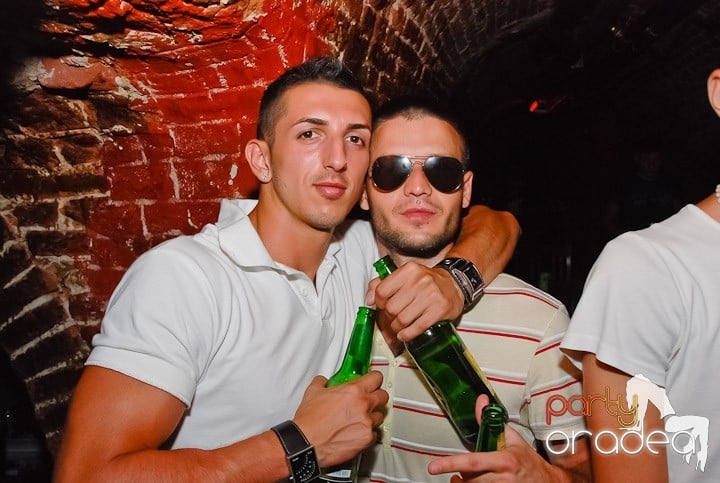 Party în Escape, 