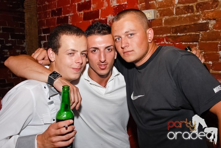 Party în Escape, 
