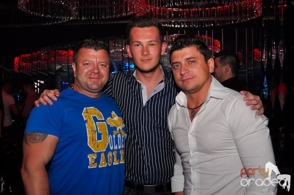 Party în The One, 