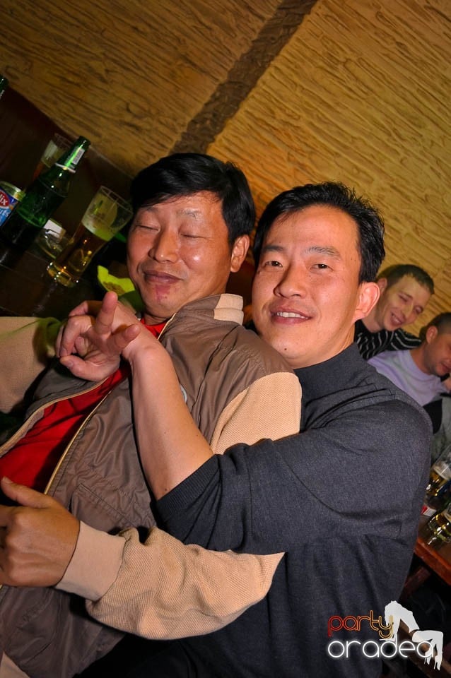 Party time în Downtown, 