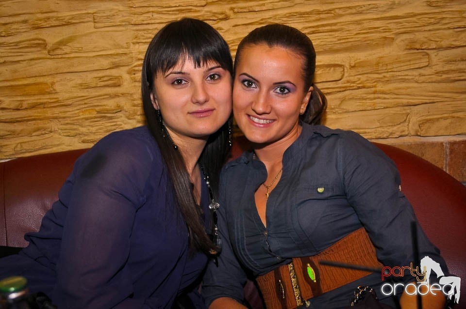 Party time în Downtown, 