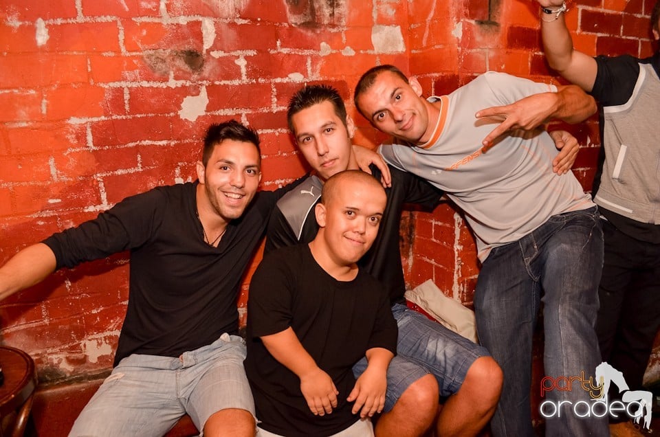 Party Tonight @ Club Escape,