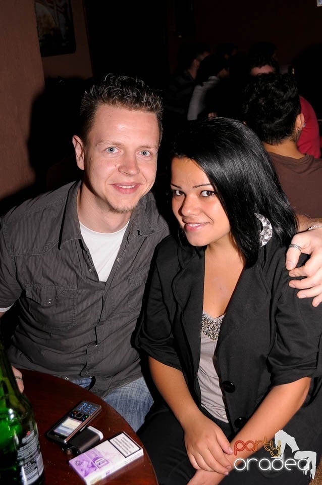 Party weekend în Chanson Café, 