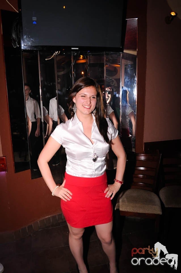 Party weekend în Chanson Café, 