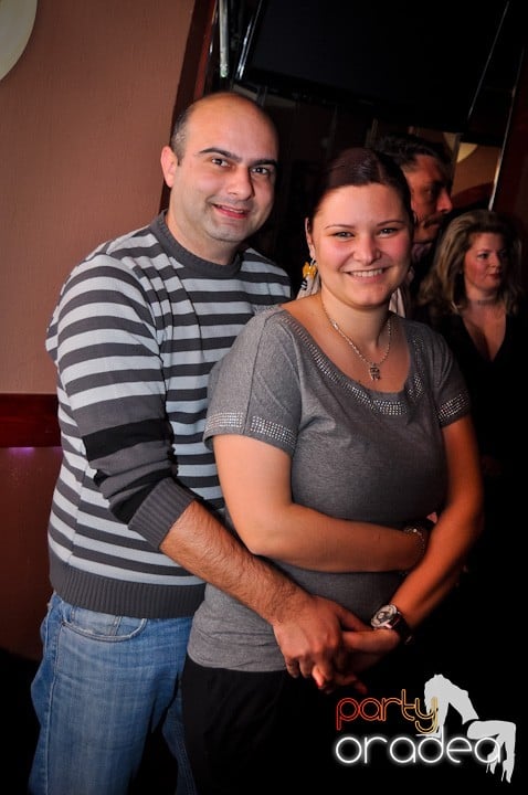 Petrecem în continuare în Chanson,