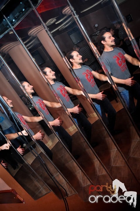 Petrecem în continuare în Chanson,