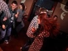 Petrecem în continuare în Chanson