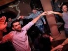 Petrecem în continuare în Chanson