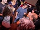 Petrecem în continuare în Chanson
