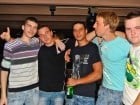Petrecere de sfârşit de săptămână în Seven