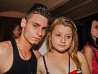 Petrecere de sfârşit de săptămână în Seven