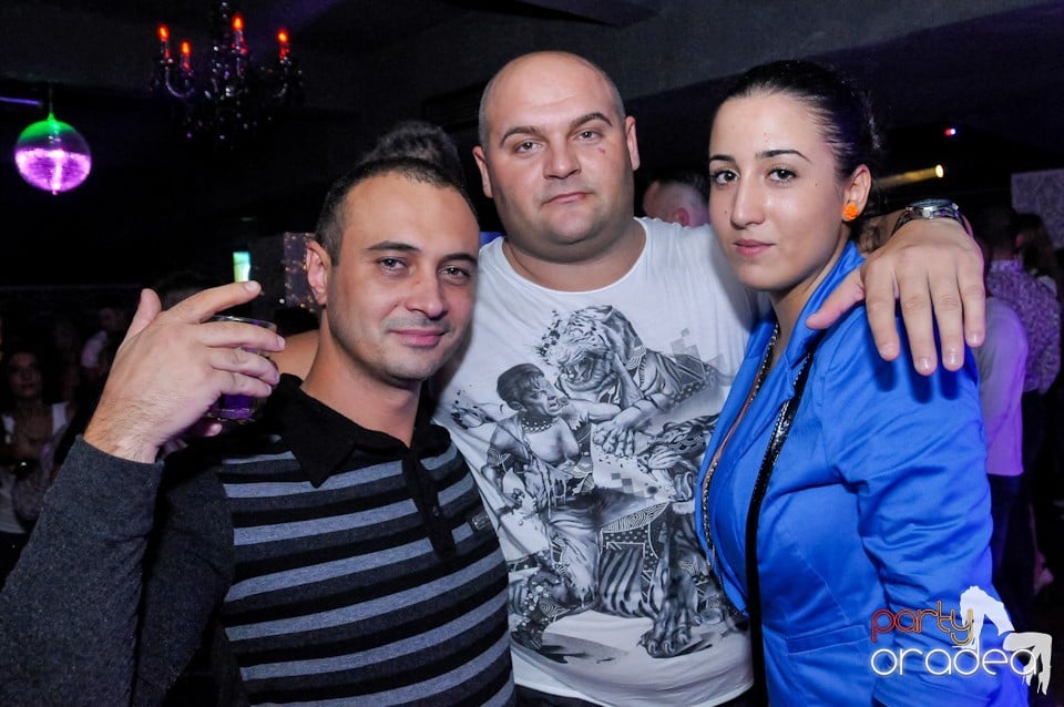 Petrecere în Club Life, 