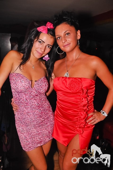 Petrecere la maxim în Club Luna, 