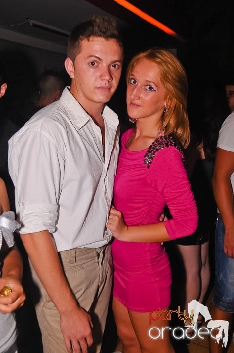 Petrecere la maxim în Club Luna, 