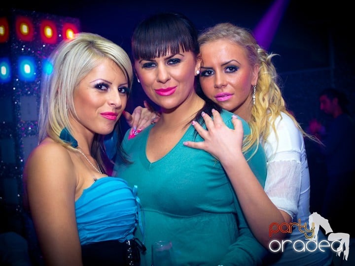 Petrecerea continuă în Club Life,