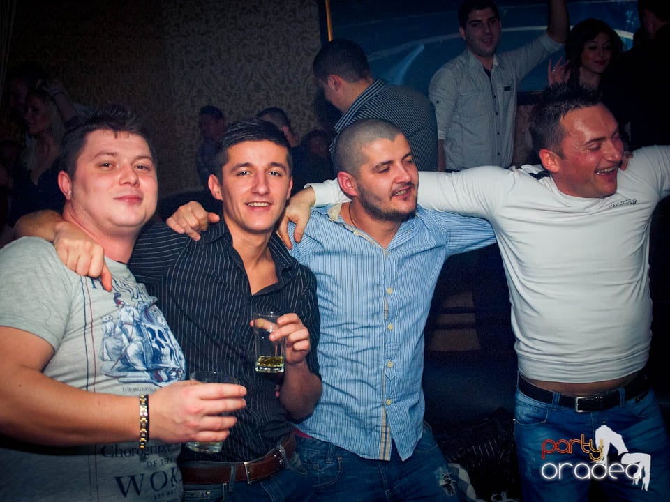 Petrecerea continuă în Club Life,