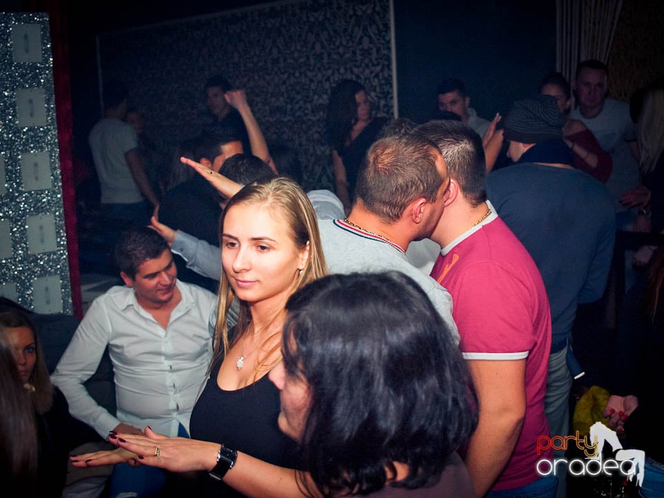 Petrecerea continuă în Club Life,