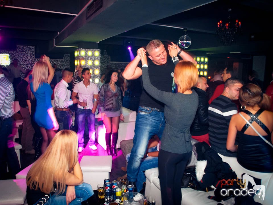 Petrecerea continuă în Club Life,