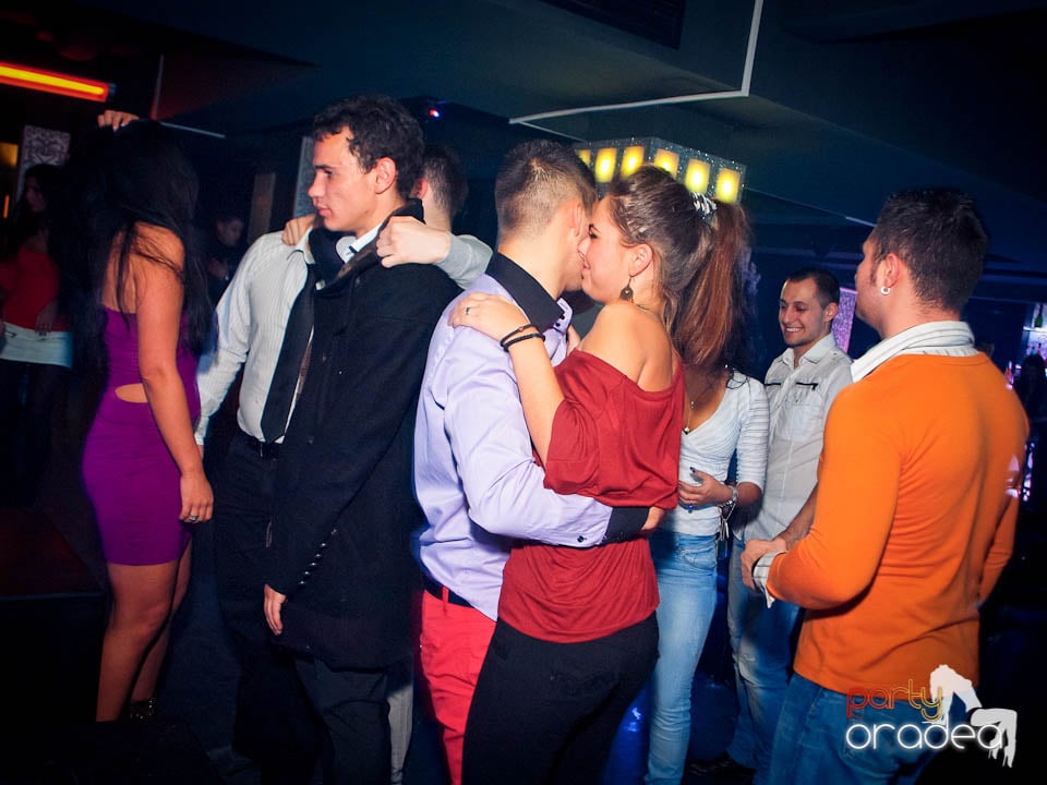 Petrecerea continuă în Club Life,
