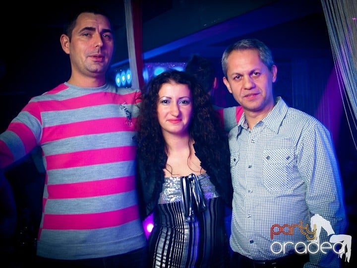 Petrecerea continuă în Club Life,
