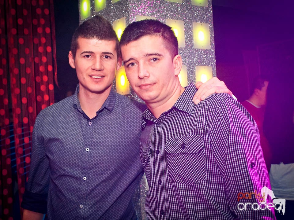 Petrecerea continuă în Club Life,