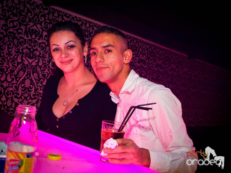 Petrecerea continuă în Club Life,