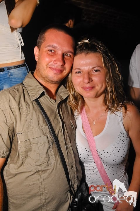 Petrecerea de marţi în Club Escape, 