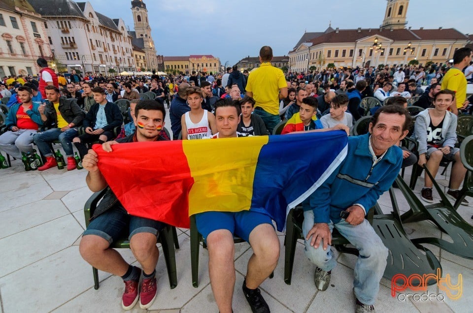 Piaţa Unirii în timpul meciului cu Franţa, Oradea