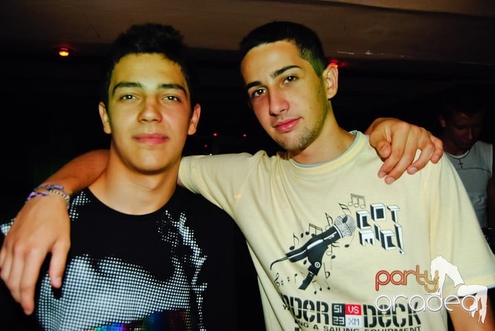 Real Clubbing Night în Club Seven,