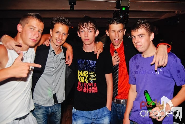 Real Clubbing Night în Club Seven,