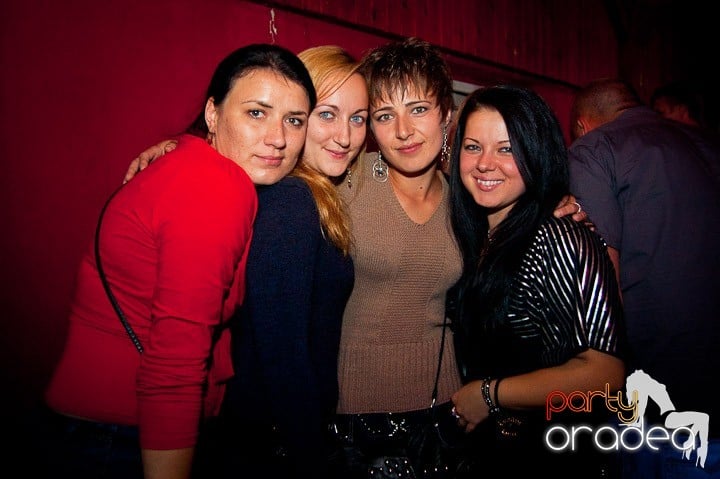 Retro Party în Disco Faház,