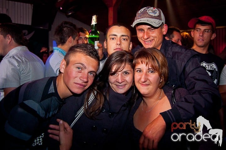 Retro Party în Disco Faház,