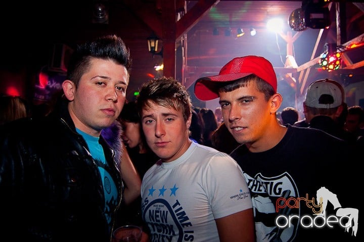 Retro Party în Disco Faház,