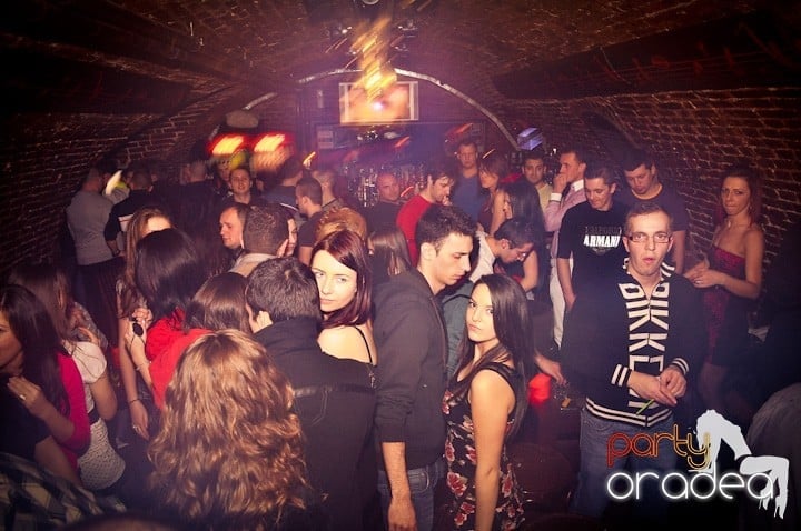 Sâmbăta începe cu Club Escape,