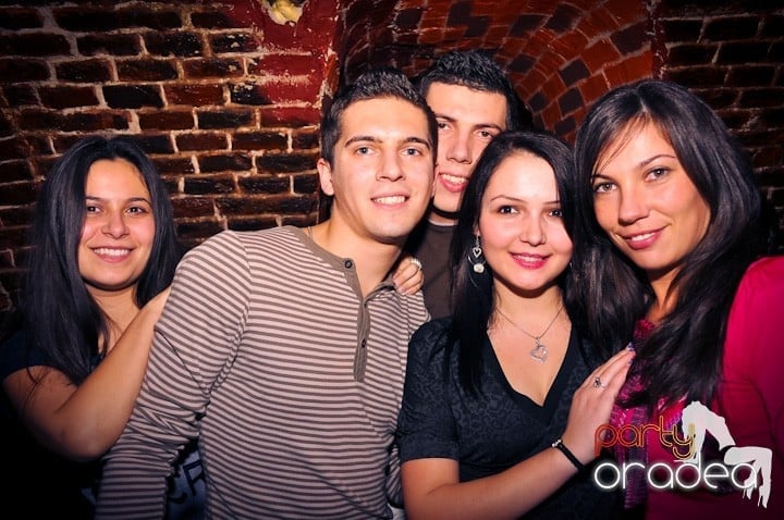 Sâmbăta începe cu Club Escape,