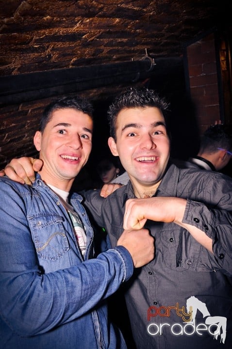 Sâmbăta începe cu Club Escape,