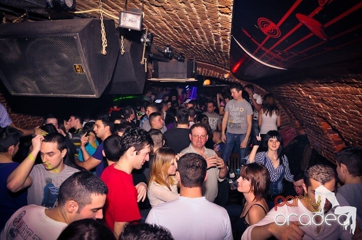 Sâmbăta începe cu Club Escape,