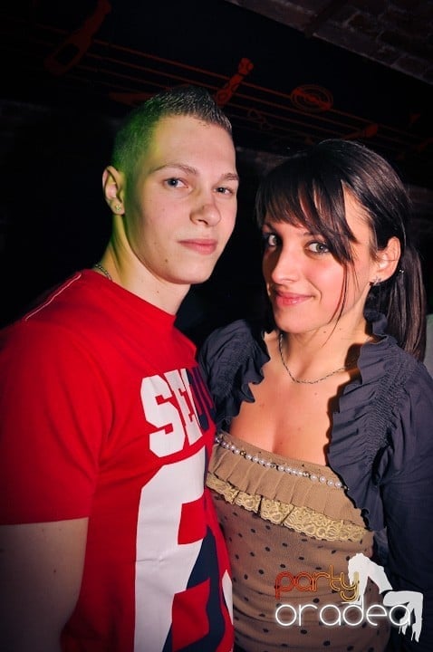 Sâmbăta începe cu Club Escape,