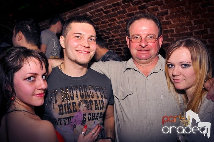 Sâmbăta începe cu Club Escape,