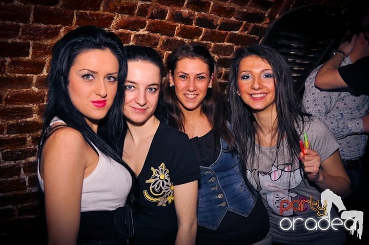 Sâmbăta începe cu Club Escape,
