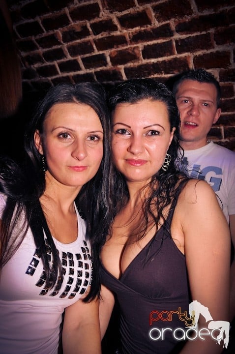 Sâmbăta începe cu Club Escape,