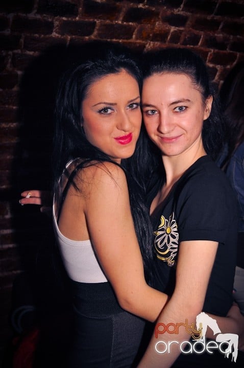 Sâmbăta începe cu Club Escape,