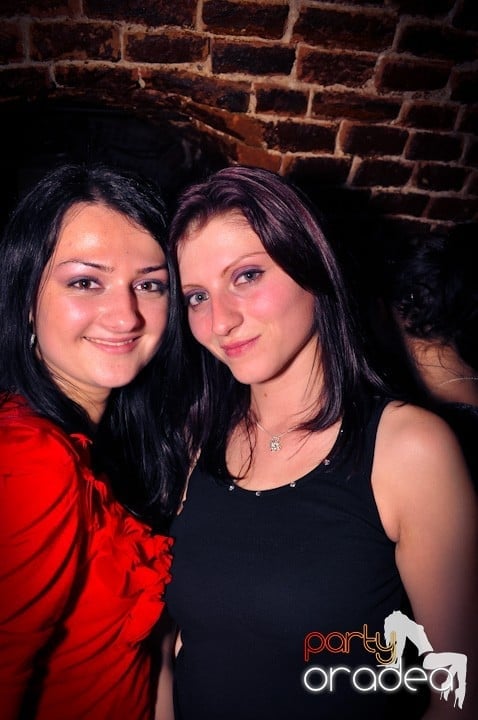 Sâmbăta începe cu Club Escape,