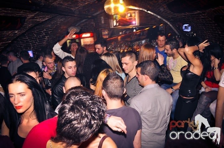 Sâmbăta începe cu Club Escape,