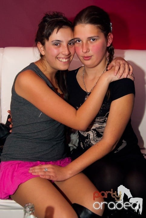Sâmbătă noaptea în Club Atti's, 