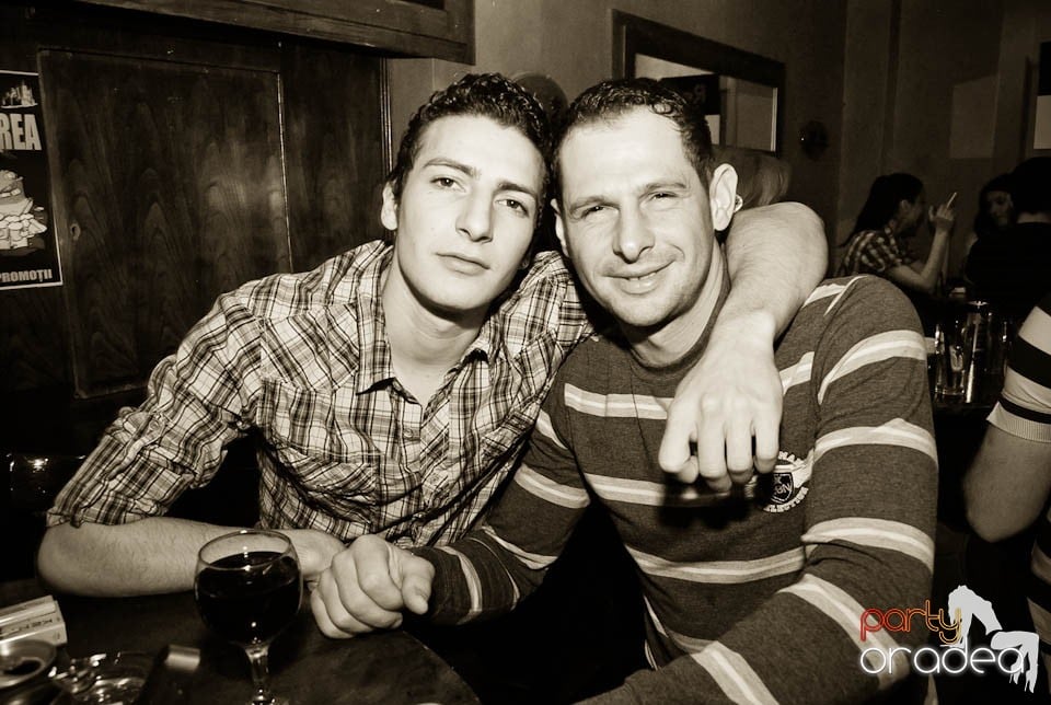Sâmbătă noaptea în Club Downtown,